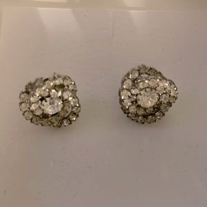 Vintage fashion stud earrings